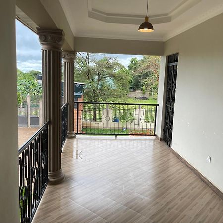 The Golden Suite Apartment أروشا المظهر الخارجي الصورة