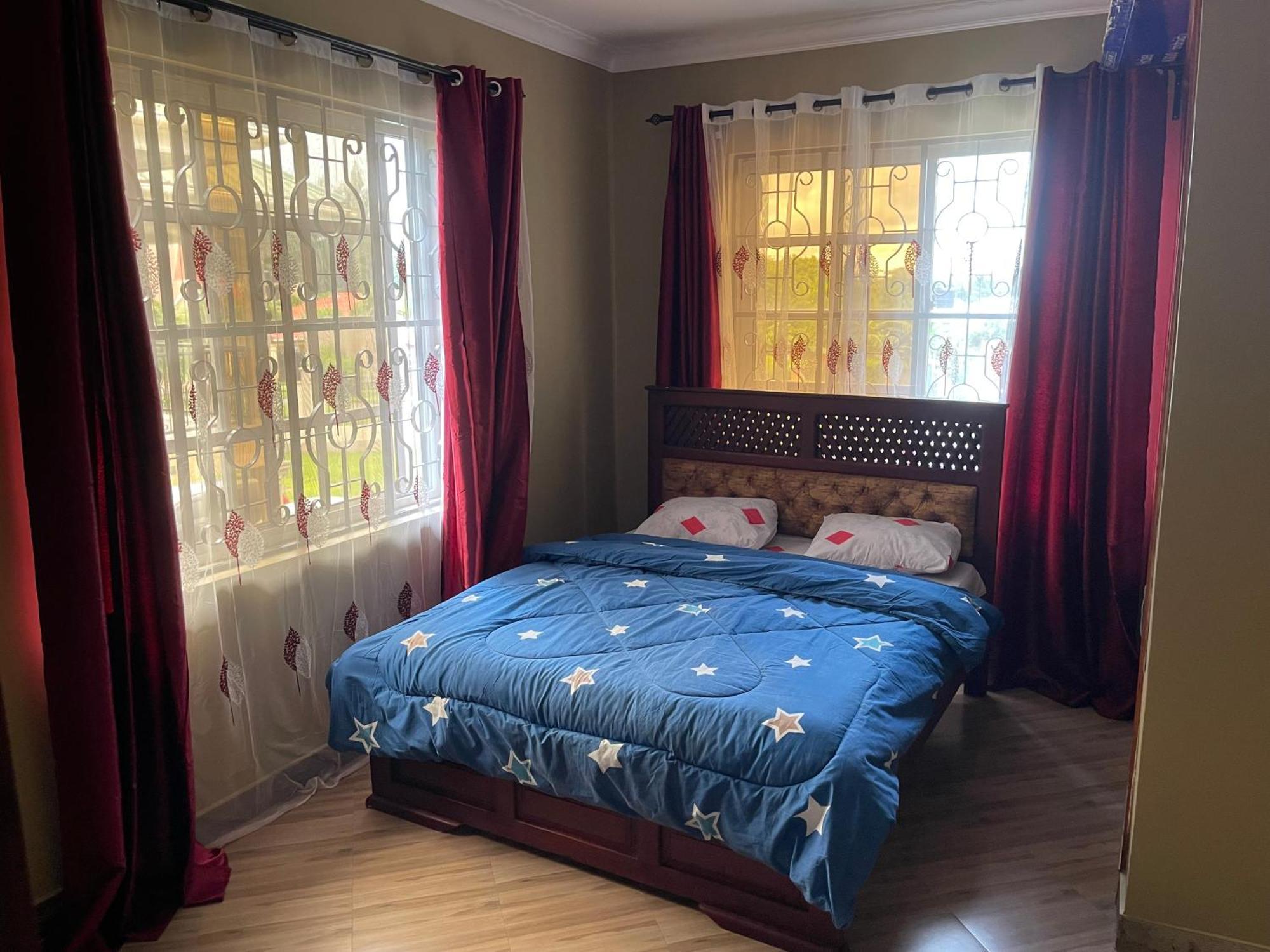 The Golden Suite Apartment أروشا المظهر الخارجي الصورة